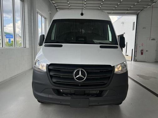2025 Mercedes-Benz Sprinter 2500 Standard Roof