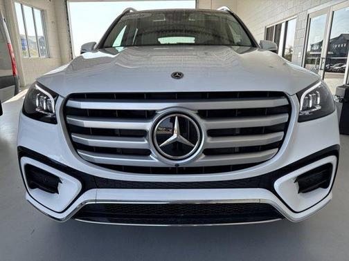 2026 Mercedes-Benz GLS 450 