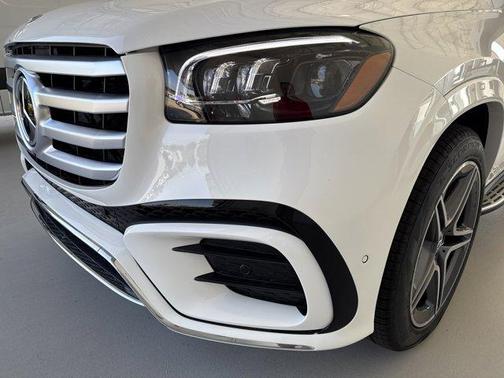 2026 Mercedes-Benz GLS 450 