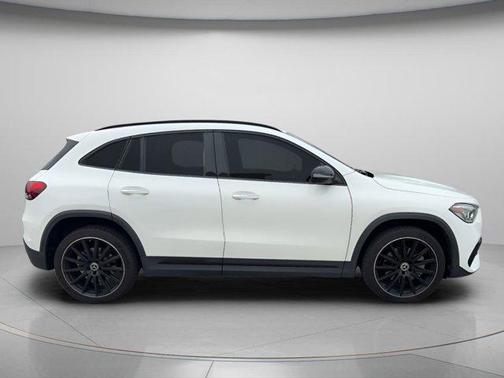 Polar White 2022 Mercedes-Benz GLA 250 Base