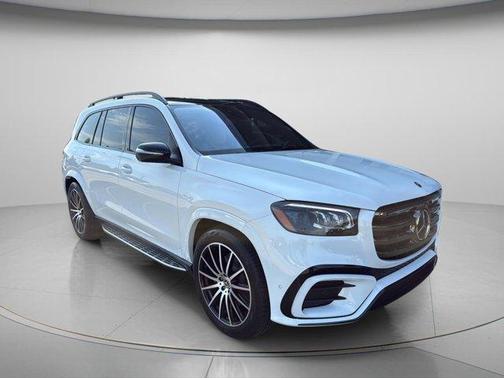 MANUFAKTUR Moonlight White Metallic 2026 Mercedes-Benz GLS 580 Base 4MATIC