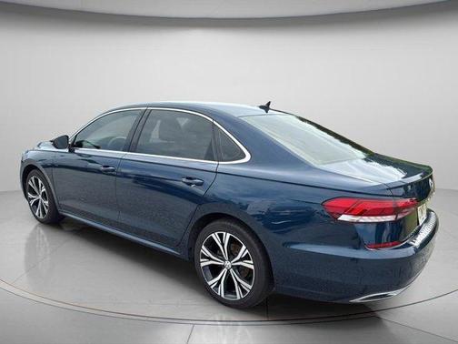 Tourmaline Blue Metallic 2021 Volkswagen Passat 2.0T SE
