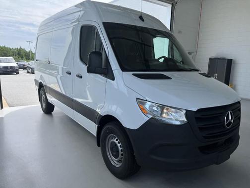 2025 Mercedes-Benz Sprinter 2500 Standard Roof