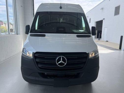 2025 Mercedes-Benz Sprinter 2500 Standard Roof