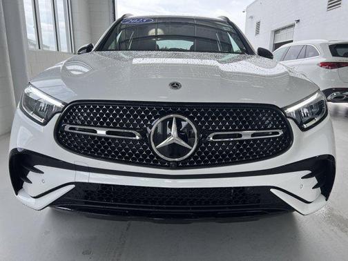 2025 Mercedes-Benz GLC 350e Base 4MATIC