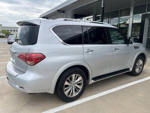 2017 INFINITI QX80 Base