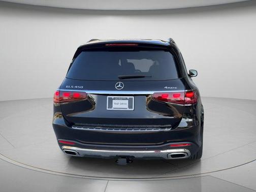 Obsidian Black Metallic 2026 Mercedes-Benz GLS 450 4MATIC