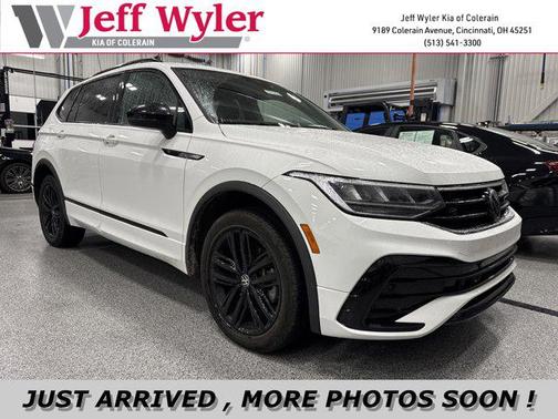 2022 Volkswagen Tiguan 2.0T SE R-Line Black 4MOTION