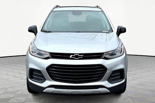 Silver Ice Metallic 2019 Chevrolet Trax LT