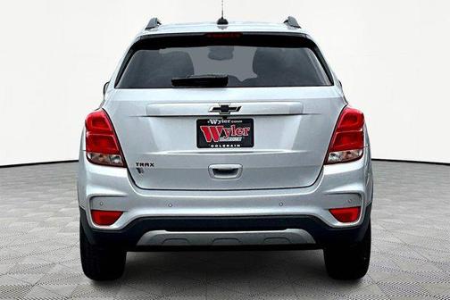 Silver Ice Metallic 2019 Chevrolet Trax LT