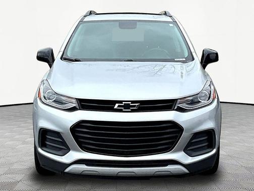 Silver Ice Metallic 2019 Chevrolet Trax LT