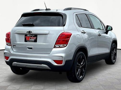 Silver Ice Metallic 2019 Chevrolet Trax LT