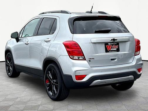 Silver Ice Metallic 2019 Chevrolet Trax LT