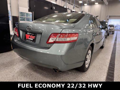 2011 Toyota Camry LE
