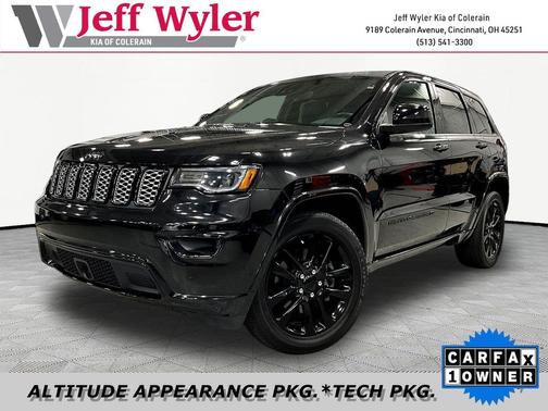 Diamond Black Crystal Pearlcoat 2022 Jeep Grand Cherokee Laredo