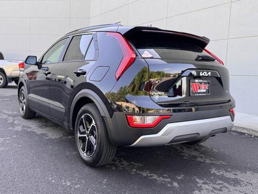 Aurora Black Pearl 2026 Kia Niro LX