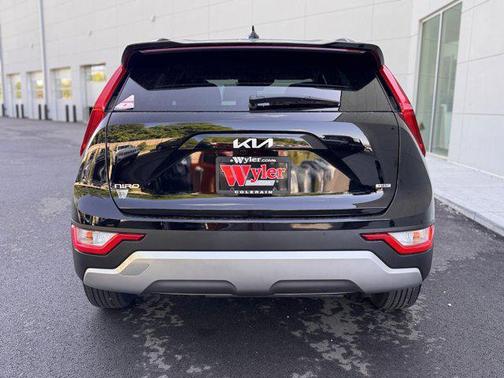Aurora Black Pearl 2026 Kia Niro LX