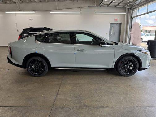 2025 Kia K4 GT-Line Turbo