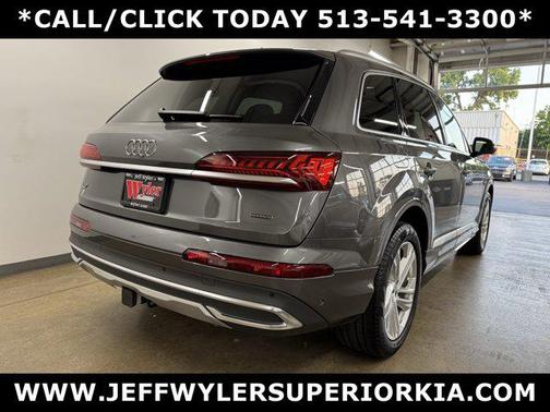 2022 Audi Q7 45 Premium