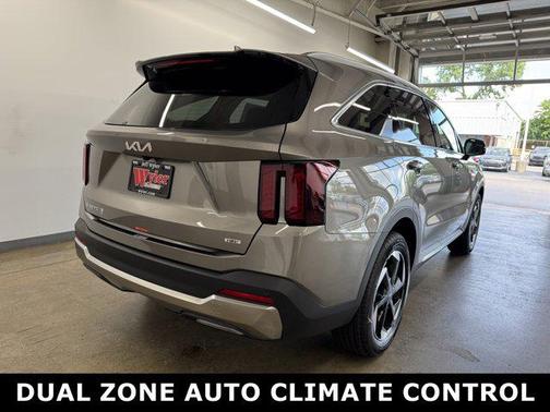 2025 Kia Sorento Hybrid EX