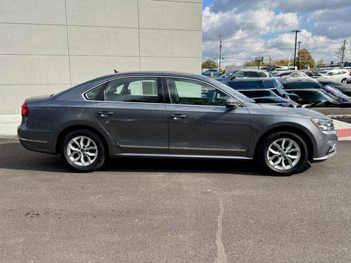 2016 Volkswagen Passat 1.8T S