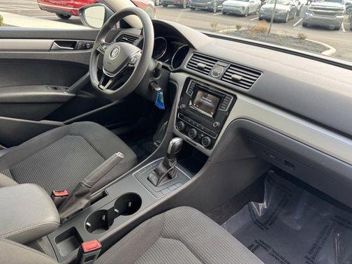 2016 Volkswagen Passat 1.8T S