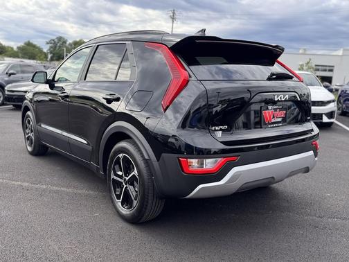 Aurora Black Pearl 2026 Kia Niro EX