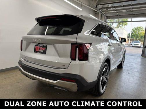 2025 Kia Sorento Hybrid EX