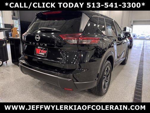 2025 Nissan Rogue SV