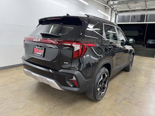 2025 Kia Seltos EX