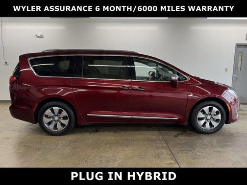 2017 Chrysler Pacifica Hybrid Platinum
