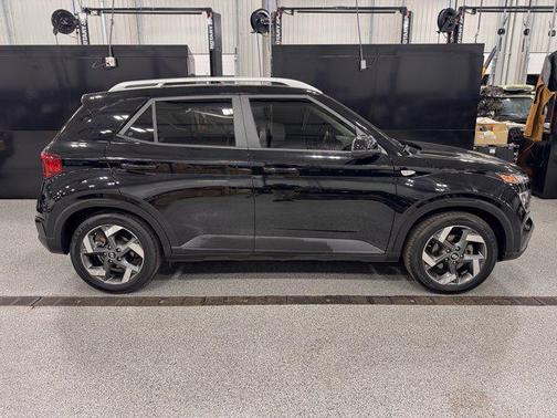 2021 Hyundai VENUE SEL