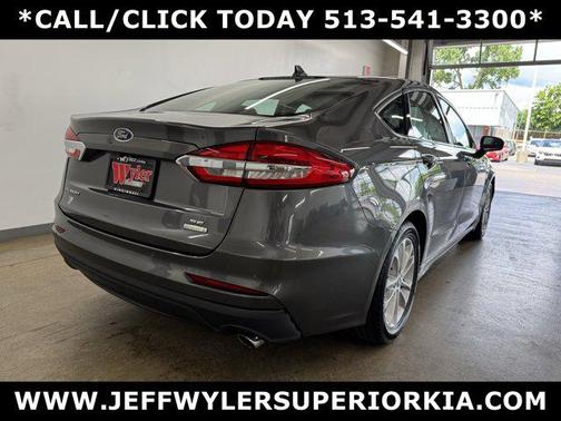 2020 Ford Fusion SE