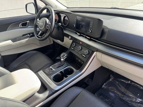 2022 Kia Carnival LXS