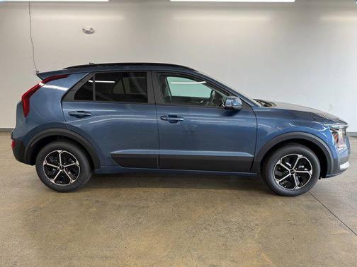 2025 Kia Niro EX
