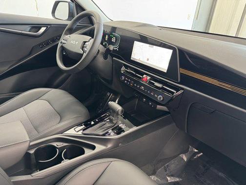 2025 Kia Niro EX