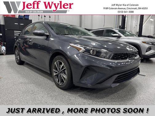 Gravity Gray 2023 Kia Forte LXS