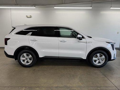 2025 Kia Sorento LX