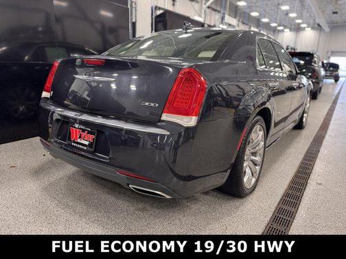 2018 Chrysler 300 Limited