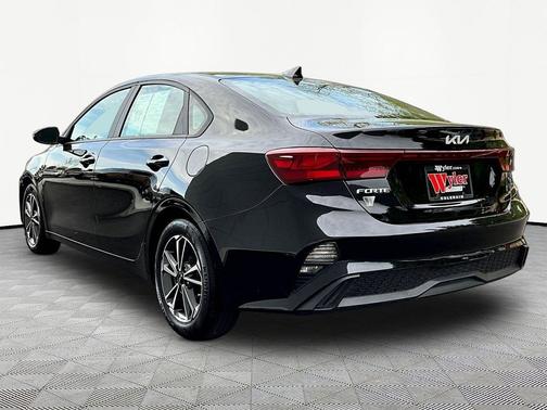 Aurora Black 2023 Kia Forte LXS
