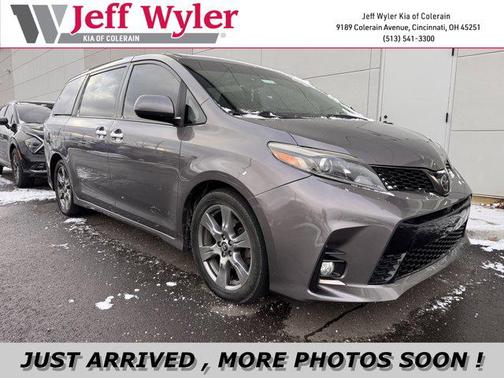 2019 Toyota Sienna SE