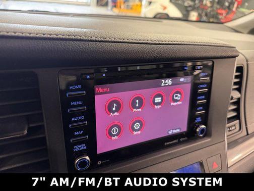 2019 Toyota Sienna SE