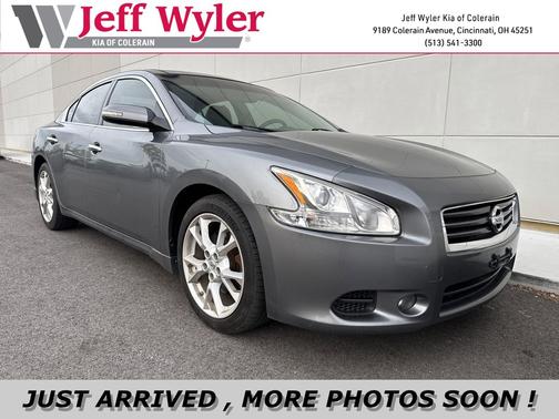 Gun Metallic 2014 Nissan Maxima SV