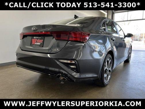Photo 3 of 31 of 2020 Kia Forte LXS