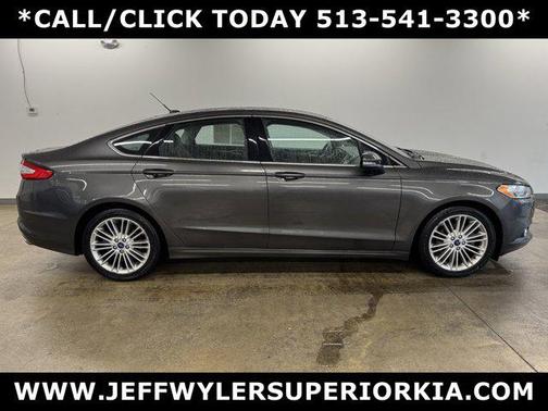 2016 Ford Fusion SE