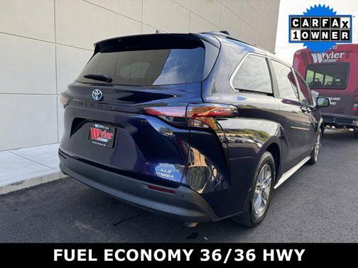 2021 Toyota Sienna XLE 7 Passenger