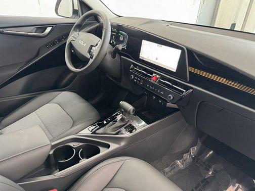 2025 Kia Niro EX