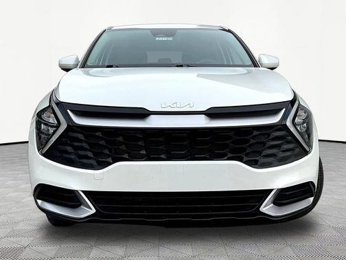Snow White Pearl 2023 Kia Sportage LX