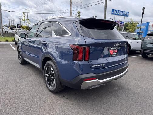 Midnight 2026 Kia Sorento S