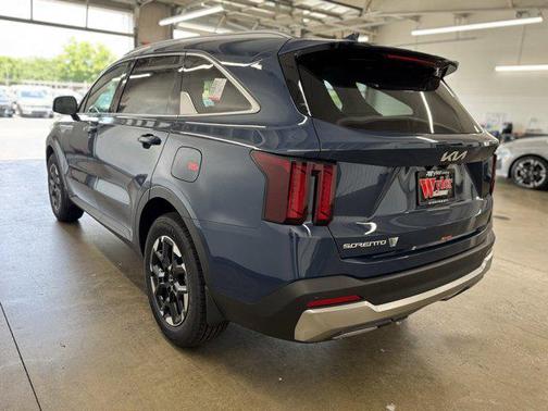 2025 Kia Sorento S